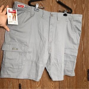 NWT Wrangler Mens Cargo Pant Short Relaxed Fit Epic Soft Khaki Flex Grey Outdoor